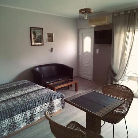 Minimal & Cozy Στουντιο Με Δωρεαν Χωρο Σταθμευσησ Кавала Экстерьер фото